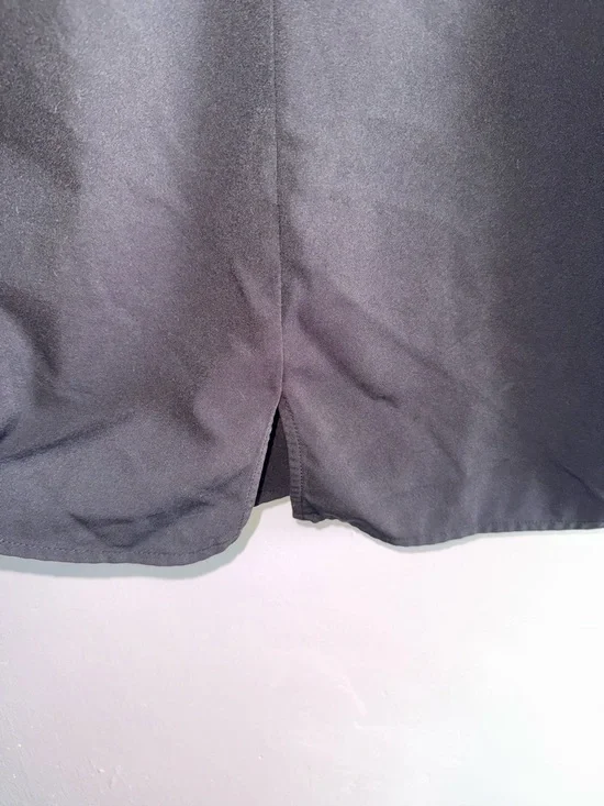 Forever 21 Black Short-Sleeve Round Neck Blouse with Keyhole - Picture 3 of 7